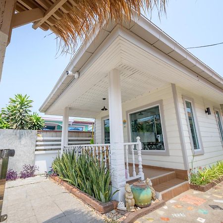 Halo Sea Koh Larn Hotel Pattaya Bagian luar foto