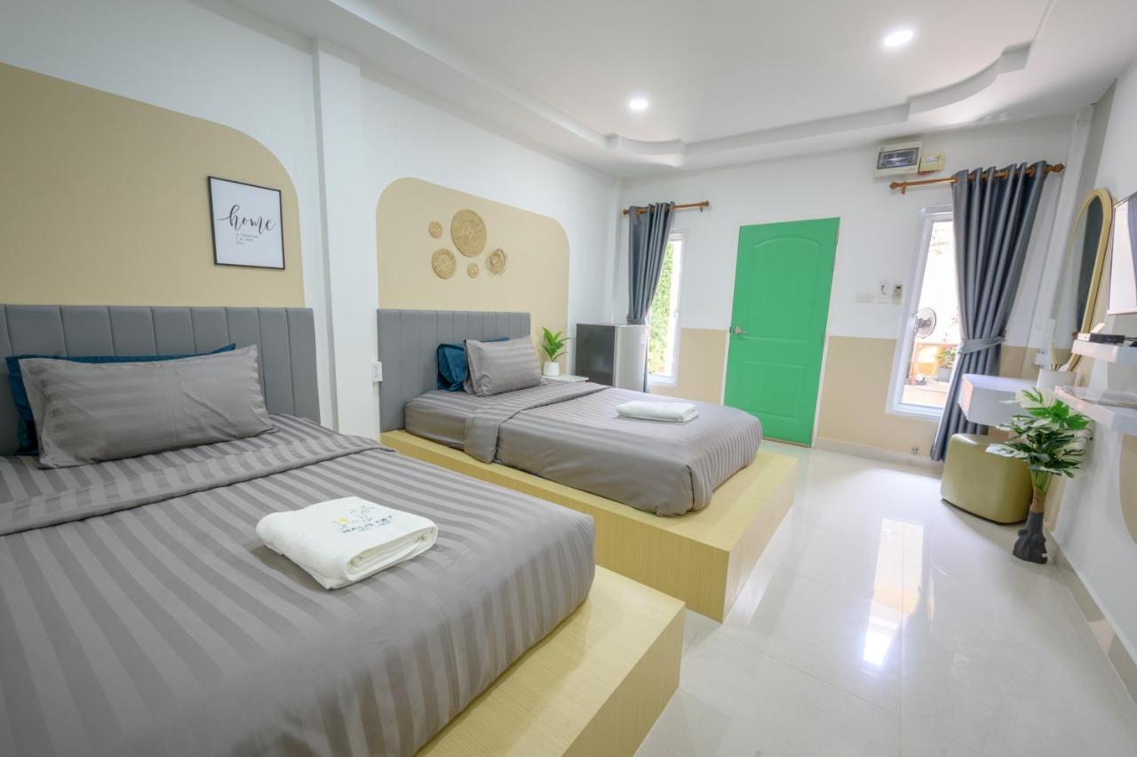 Halo Sea Koh Larn Hotel Pattaya Bagian luar foto
